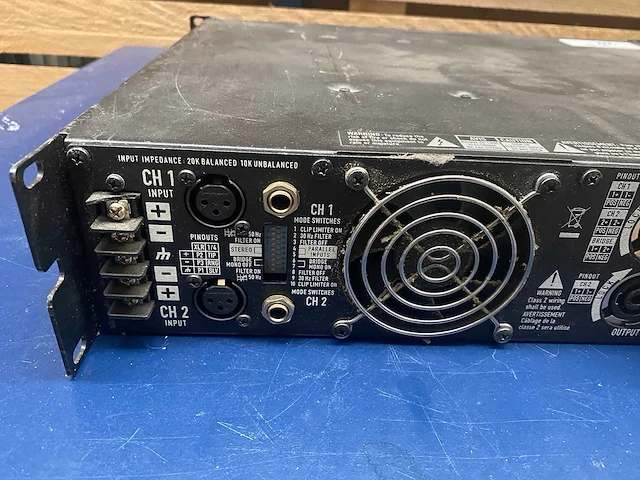 Qsc audio professionele 2 kanaals versterker, type rmx 850. - afbeelding 4 van  5