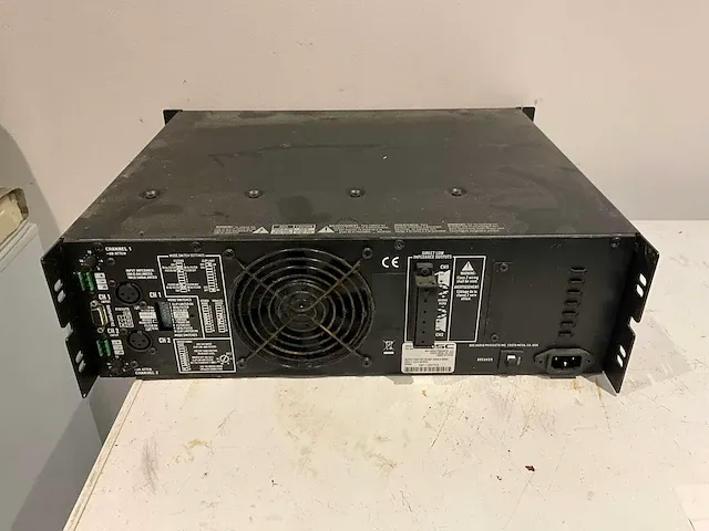 Qsc isa 450 versterker - afbeelding 2 van  4