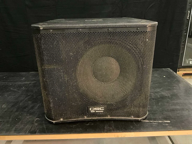 Qsc kw 118 mobiele subwoofer - afbeelding 1 van  5