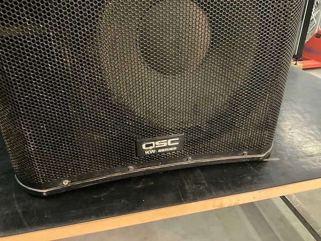 Qsc kw 118 mobiele subwoofer - afbeelding 2 van  5