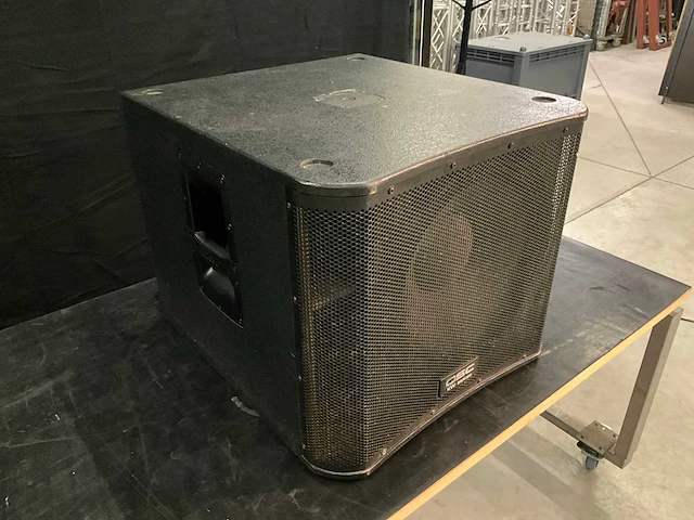 Qsc kw 118 mobiele subwoofer - afbeelding 3 van  5