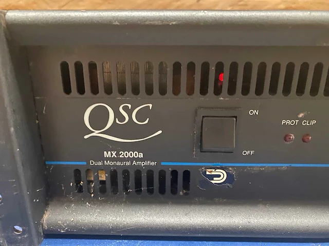 Qsc mx 2000a dual monaural 2 kanaals versterker - afbeelding 3 van  4