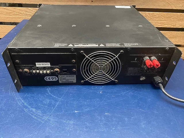 Qsc mx 2000a dual monaural 2 kanaals versterker - afbeelding 4 van  4