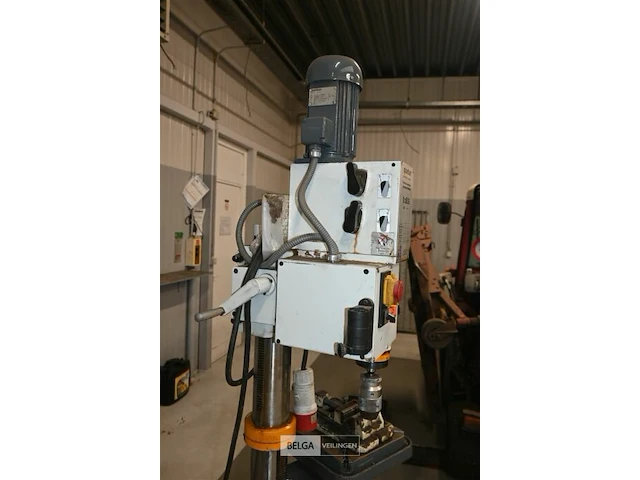 Quantum kolomboormachine - afbeelding 7 van  7