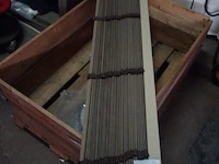 Raamdecoratie houten lamellen b. 1,70m h. 2,60m - afbeelding 2 van  2