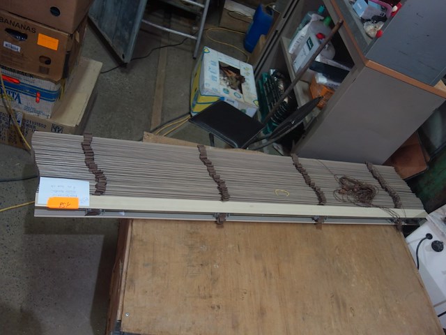 Raamdecoratie houten lamellen b1,70 x h2,60 - afbeelding 2 van  4