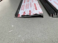 Raamdorpels aluminium 135mm 9 stuks - afbeelding 3 van  8
