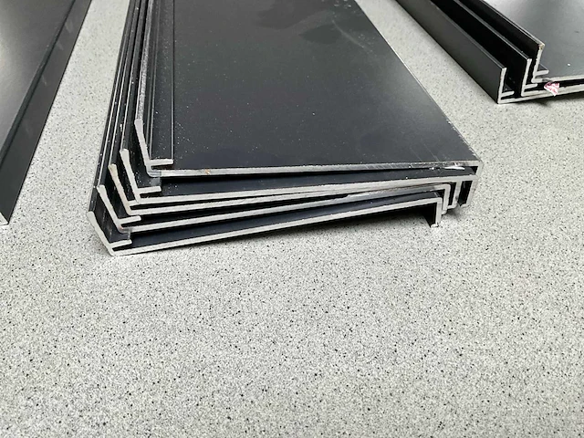 Raamdorpels aluminium 135mm 9 stuks - afbeelding 6 van  8