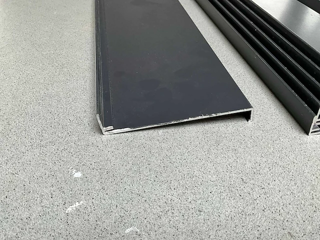Raamdorpels aluminium 135mm 9 stuks - afbeelding 7 van  8