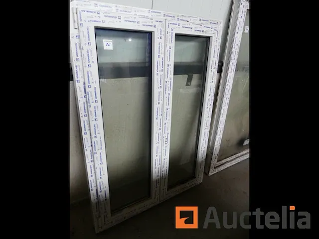 Raamkozijnen van vitrine pvc kommerling - afbeelding 1 van  5