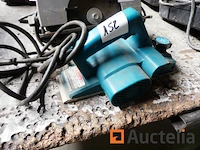 Radiaalzaag black&decker ks865, schaafmachine makita 1901 - afbeelding 5 van  7