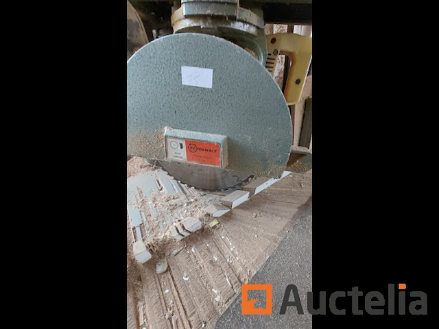 Radiaalzaagmachine dewalt 110 - afbeelding 6 van  8