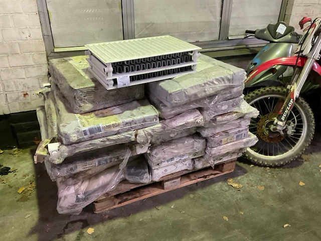 Radiator (24x) - afbeelding 1 van  4