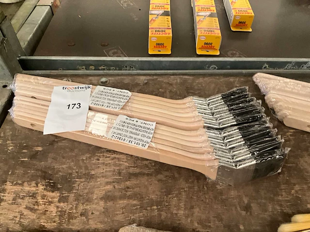 Radiator verfborstels voor schilders. (12x) - afbeelding 1 van  1