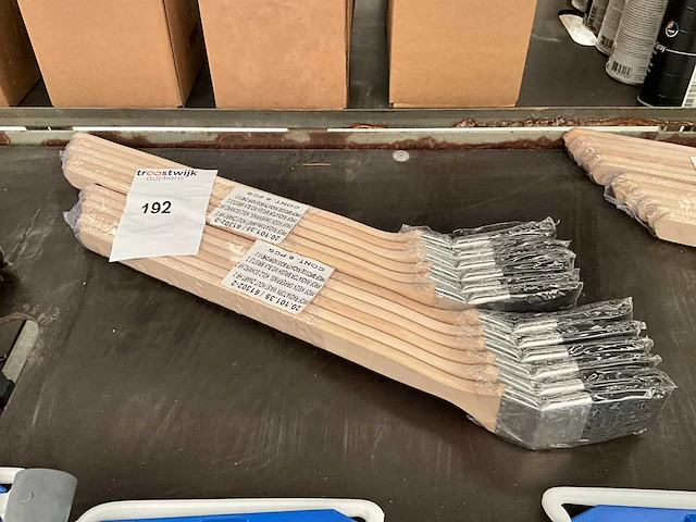 Radiator verfborstels voor schilders. (12x) - afbeelding 1 van  1