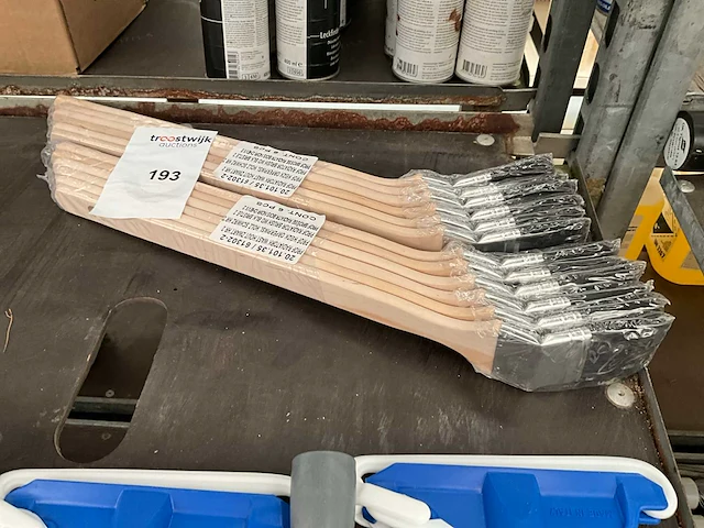 Radiator verfborstels voor schilders. (12x) - afbeelding 1 van  1
