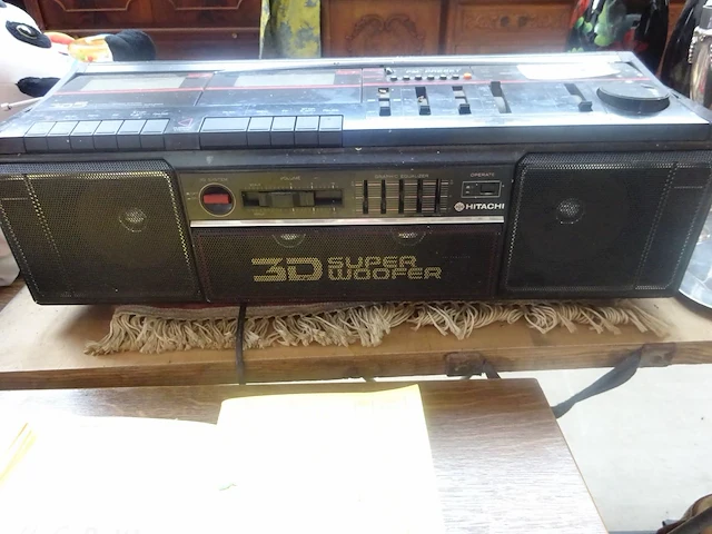 Radio cassette hitachi - afbeelding 1 van  4