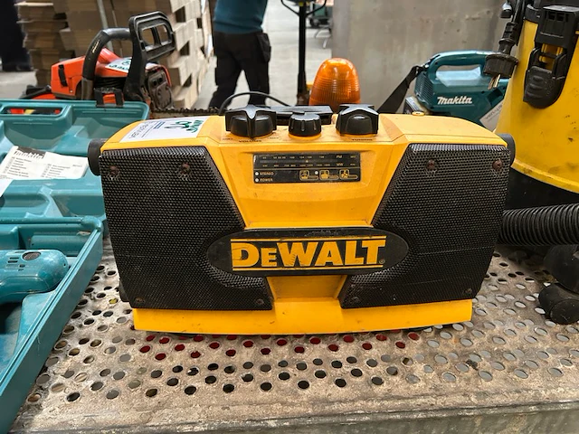 Radio dewalt - afbeelding 1 van  6
