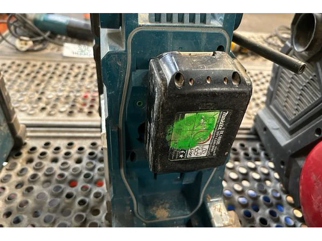 Radio makita - afbeelding 6 van  7