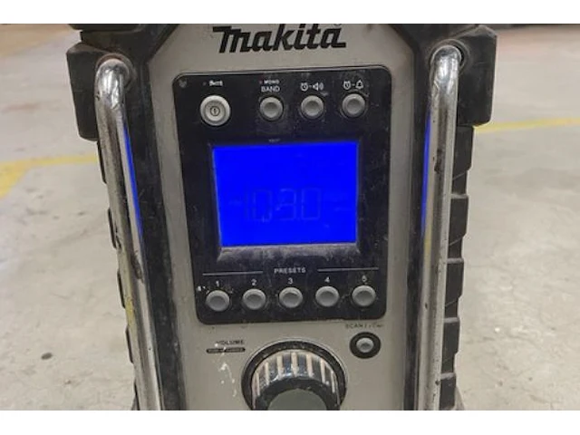 Radio makita - afbeelding 2 van  4
