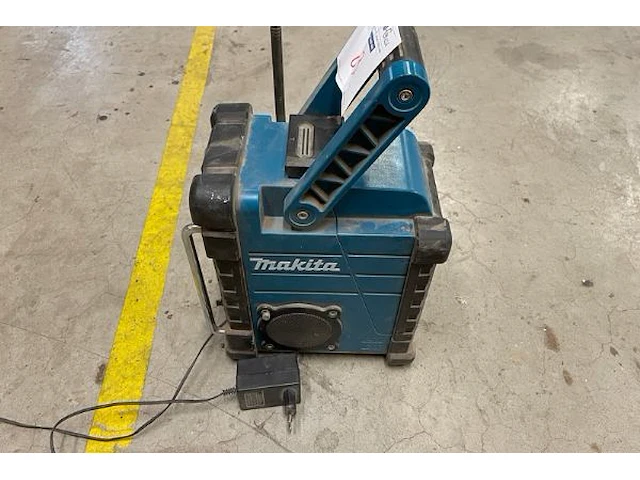 Radio makita - afbeelding 2 van  4