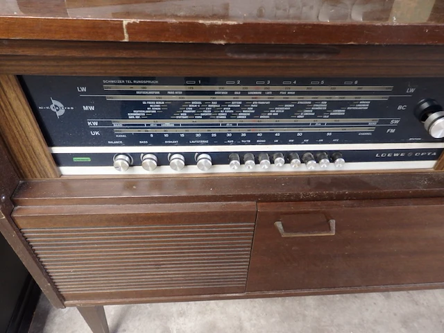 Radio meubel met platendraaier - afbeelding 2 van  2