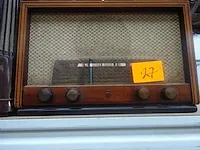 Radio speelt - afbeelding 1 van  1