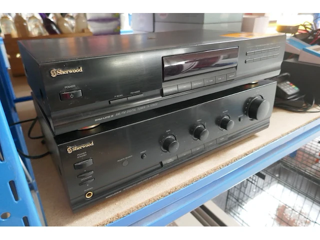 Radiospeler en versterker sherwood - afbeelding 2 van  3