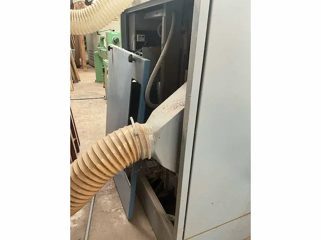 Ramenpennenbank en profileermachine vertongen - afbeelding 2 van  21