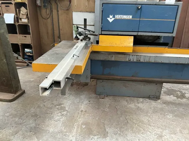 Ramenpennenbank en profileermachine vertongen - afbeelding 16 van  21