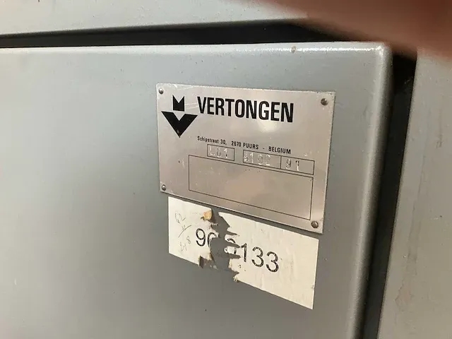 Ramenpennenbank en profileermachine vertongen - afbeelding 21 van  21