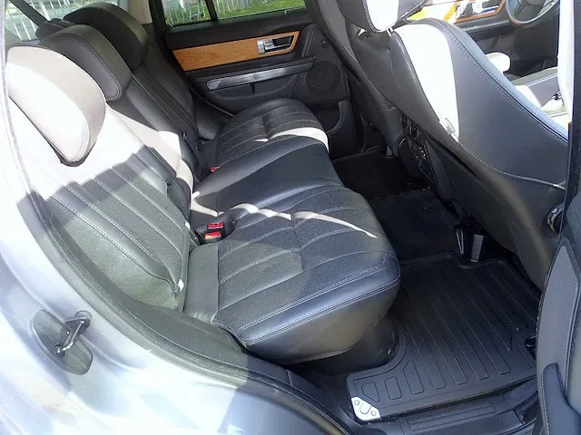 Range rover sport 3.0 tdv6 se - afbeelding 16 van  43