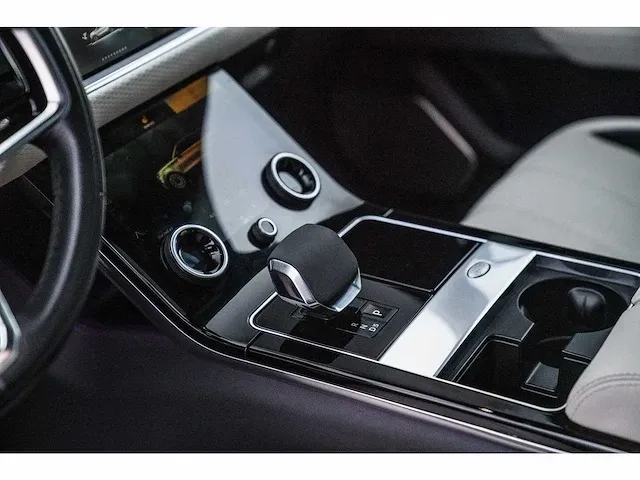 Range rover velar 3.0l mhev se suv - 2021 - afbeelding 37 van  61