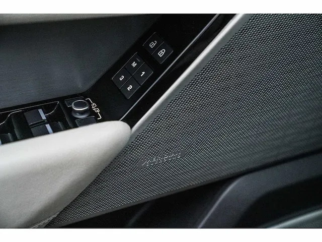 Range rover velar 3.0l mhev se suv - 2021 - afbeelding 40 van  61
