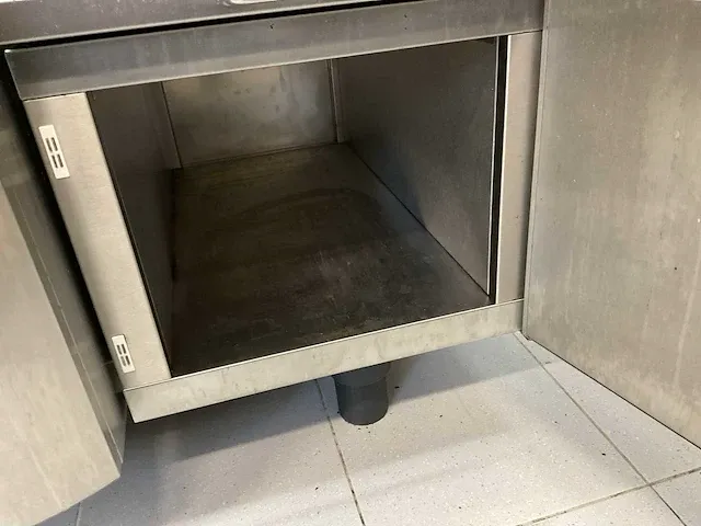 Rational variocookingcenter multi-kookapparaat met onderstel - afbeelding 3 van  12