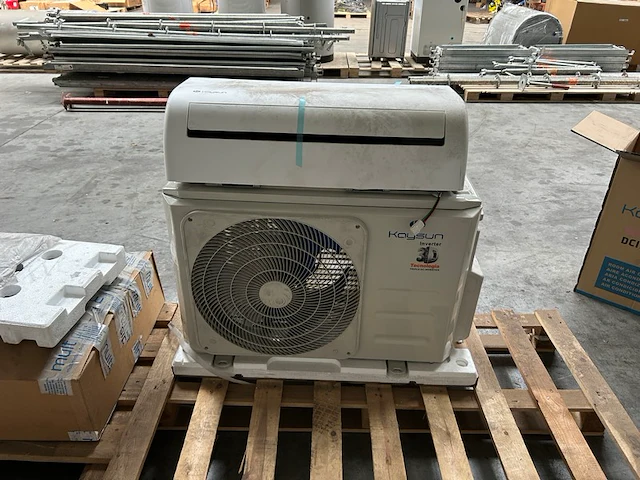 Raysun airco binnen en buiten unit - afbeelding 1 van  10