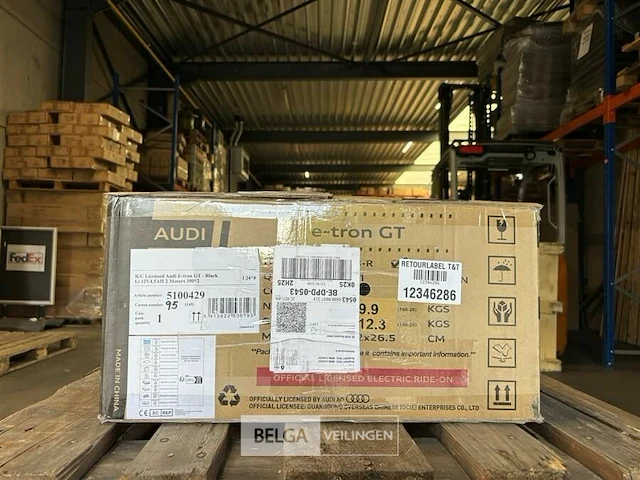 R/c licensed audi e-tron gt - black - afbeelding 2 van  4