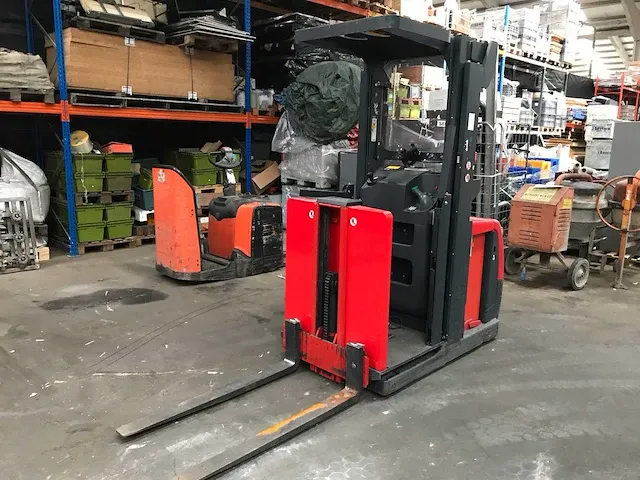 Reach-vorkheftruck - afbeelding 1 van  12