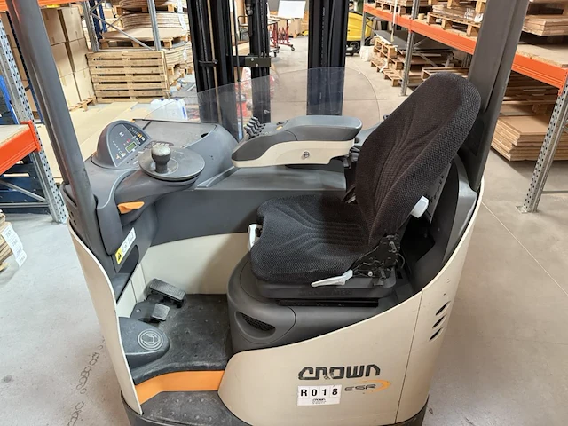 Reachttruck crown esr 5000 series - afbeelding 11 van  20