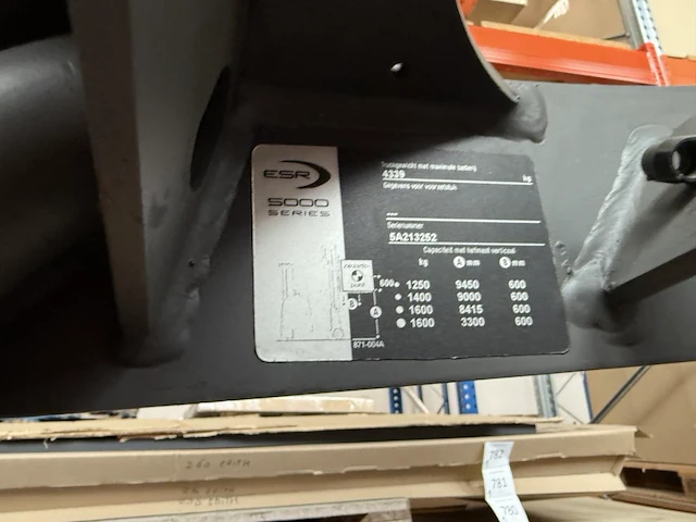 Reachttruck crown esr 5000 series - afbeelding 9 van  20