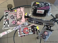 Rebella items - afbeelding 1 van  1
