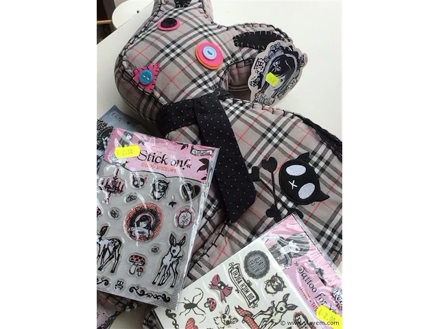 Rebella items - afbeelding 3 van  3