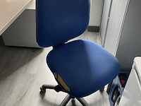 Recent en degelijk bureelmeubilair inofec (tafels en kast) - afbeelding 11 van  58