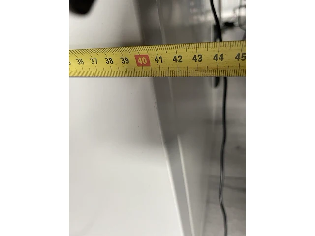 Recent en degelijk bureelmeubilair inofec (tafels en kast) - afbeelding 32 van  58