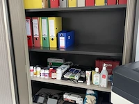 Recent en degelijk bureelmeubilair inofec (tafels en kast) - afbeelding 38 van  58