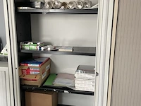 Recent en degelijk bureelmeubilair inofec (tafels en kast) - afbeelding 47 van  58