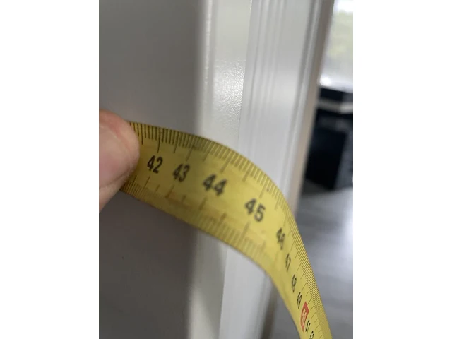 Recent en degelijk bureelmeubilair inofec (tafels en kast) - afbeelding 49 van  58