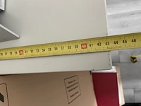 Recent en degelijk bureelmeubilair inofec (tafels en kast) - afbeelding 53 van  58