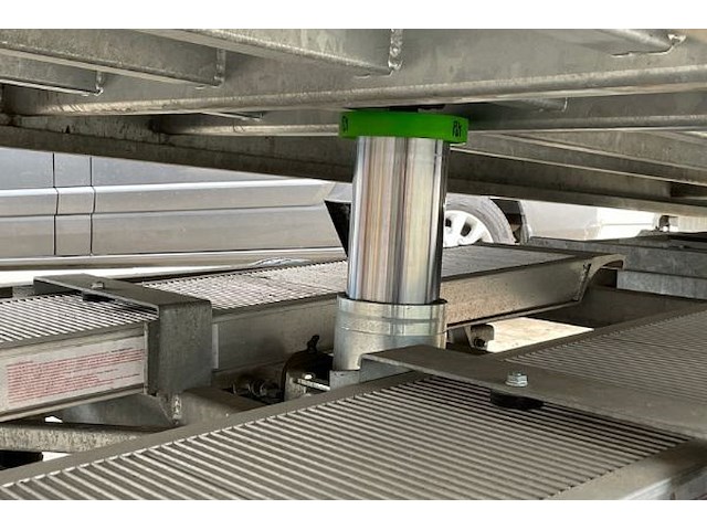 Recente kip aanhangwagen dubbele as/opbouw - afbeelding 18 van  51