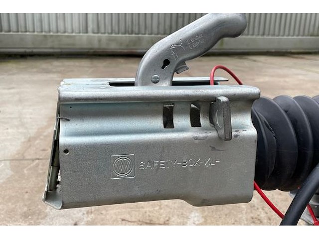 Recente kip aanhangwagen dubbele as/opbouw - afbeelding 30 van  51